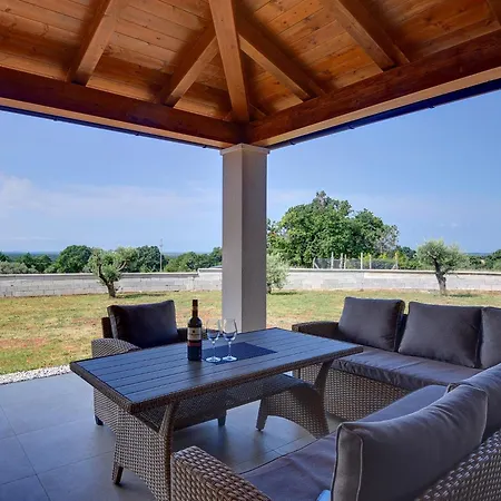 House With A Parking Space Valtura, - 22784 * 普拉